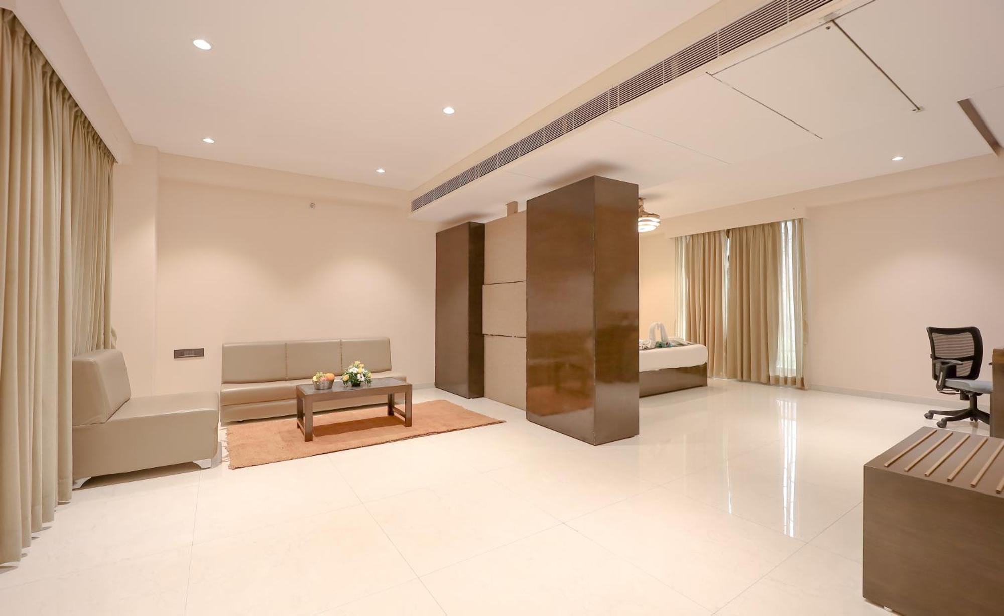 Zip By Spree Hotels Surate Exterior foto
