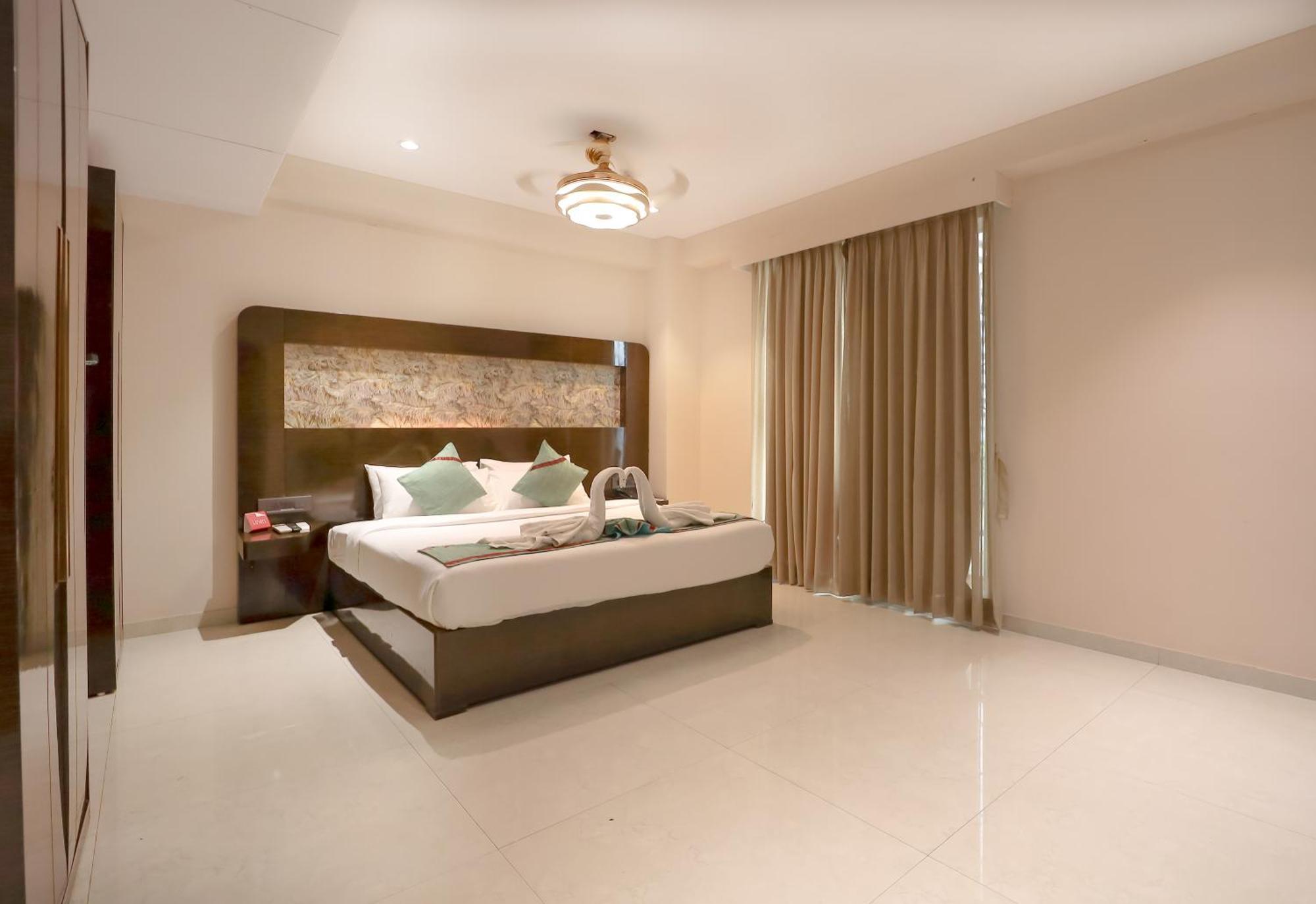 Zip By Spree Hotels Surate Exterior foto